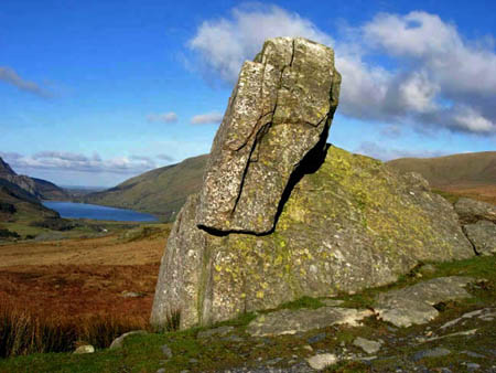 Rock on Rhydd Ddu track